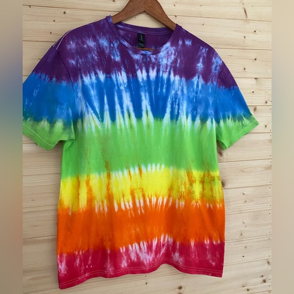 GILDAN Soft Style | Tie-Dye T-Shirt | Color: Rainbow | Size: L - Picture 2 of 8